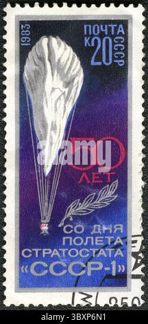 URSS - VERS 1983 : un timbre imprimé en URSS montre le vol stratosphérique URSS-1, 50ème anniversaire, vers 1983 Banque D'Images