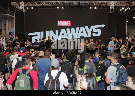 7 octobre 2017 - New York, NY, États-Unis d'Amérique - Javits Convention Center, New York, États-Unis, 07 octobre 2017 - des milliers de fans de bandes dessinées ont participé au 3ème jour du New York Comic Con 2017 aujourd'hui à New York.. (Crédit image : © Luiz Rampelotto/ZUMA Press Wire) Banque D'Images
