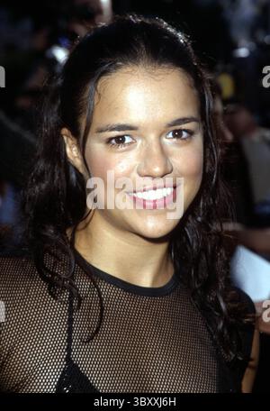 18 JUIN 2001 - K22168PSK : RAPIDE ET FURIEUX PREM.MANN VILLAGE , WESTWOOD, CA 06/18/2001.MICHELLE RODRIGUEZ. PAUL SKIPPER/ 2001(crédit image : Ã‚© Paul Skipper/ZUMA Press Wire) Banque D'Images