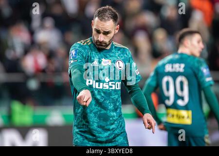 19 décembre 2021, Varsovie, Pologne : Rafael Lopes de Legia en action lors du match de la Ligue polonaise PKO Ekstraklasa entre Legia Warszawa et Radomiak Radom au stade municipal du Maréchal Jozef Pilsudski Legia de Varsovie. (Crédit image : © Mikolaj Barbanell/SOPA images via ZUMA Press Wire) Banque D'Images