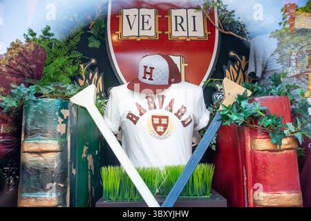 17 août 2018, Boston, Massachusetts, États-Unis : magasin de livres et de souvenirs de l'Université Harvard dans le centre Massachusetts Avenue, Cambridge, Massachusetts, États-Unis (crédit image : © Sergi Reboredo/ZUMA Press Wire) Banque D'Images