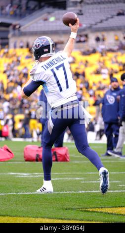 19 décembre 2021 : Ryan Tannehill #17 lors du match Pittsburgh Steelers vs Tennessee Titans au Heinz Field à Pittsburgh, PA. Jason Pohuski/CSM(image de crédit : &copy ; Jason Pohuski/CSM via ZUMA Wire) Banque D'Images