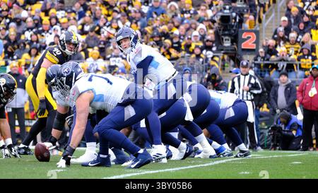 19 décembre 2021 : Ryan Tannehill #17 lors du match Pittsburgh Steelers vs Tennessee Titans au Heinz Field à Pittsburgh, PA. Jason Pohuski/CSM(image de crédit : &copy ; Jason Pohuski/CSM via ZUMA Wire) Banque D'Images
