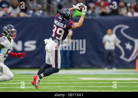 9 janvier 2022 : le receveur Danny Amendola (89 ans) fait une capture pendant le 3e quart-temps d'un match de football NFL entre les Titans du Tennessee et les Texans de Houston au NRG Stadium de Houston, Texas. Les Titans ont gagné le match 28 à 25...Trask Smith/CSM(Credit image : &copy ; Trask Smith/CSM via ZUMA Wire) Banque D'Images