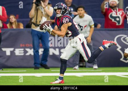 9 janvier 2022 : le receveur Danny Amendola (89 ans) fait un touchdown catch pendant le 4e quart-temps d'un match de football NFL entre les Titans du Tennessee et les Texans de Houston au NRG Stadium de Houston, Texas. Les Titans ont gagné le match 28 à 25...Trask Smith/CSM(Credit image : &copy ; Trask Smith/CSM via ZUMA Wire) Banque D'Images