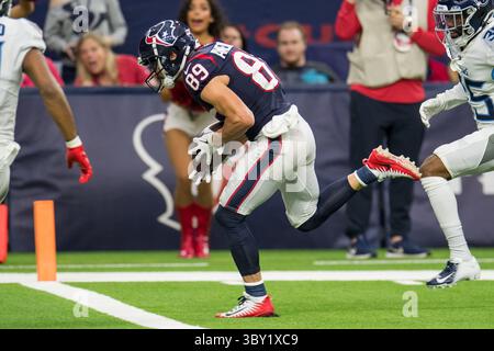 9 janvier 2022 : le receveur Danny Amendola (89 ans) fait un touchdown catch pendant le 4e quart-temps d'un match de football NFL entre les Titans du Tennessee et les Texans de Houston au NRG Stadium de Houston, Texas. Les Titans ont gagné le match 28 à 25...Trask Smith/CSM(Credit image : &copy ; Trask Smith/CSM via ZUMA Wire) Banque D'Images