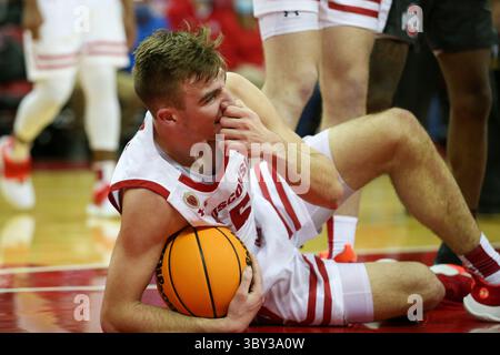 13 janvier 2022 : L'attaquant des Wisconsin Badgers Tyler Wahl (5 ans) lors du match de basket-ball de la NCAA entre les Buckeyes de l'État de l'Ohio et les Wisconsin Badgers au Kohl Center de Madison, WISCONSIN. Darren Lee/CSM(image de crédit : &copy ; Darren Lee/CSM via ZUMA Wire) Banque D'Images