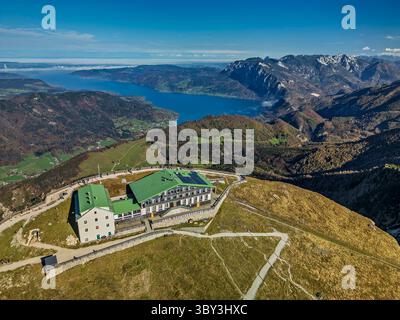 Vue de l'Hôtel Schafberg et Attersee, depuis Schafberg, Salzkammergut, Salzbourg, Autriche Banque D'Images