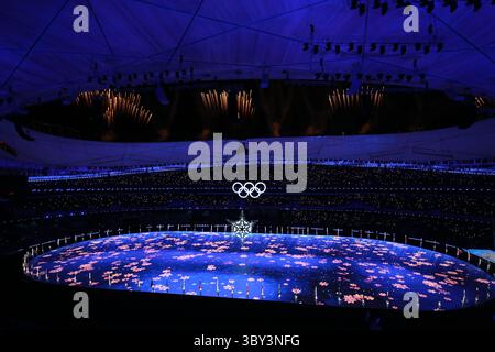 20 février 2022, Pékin, Hebei, Chine : feux d'artifice lors de la cérémonie de clôture des Jeux olympiques d'hiver de Pékin 2022 au stade olympique le 20 février 2022 à Pékin, Chine (crédit image : © Mickael Chavet/ZUMA Press Wire) Banque D'Images