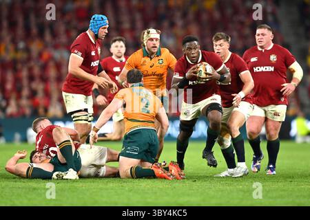 Brisbane, Australie. 19 juillet 2025. Maro Itoje des British Irish Lions court avec le ballon pendant le match un de la série entre les Wallabies d'Australie et les Lions britanniques et irlandais au Suncorp Stadium le 19 juillet 2025 à Brisbane, en Australie. (Photo de Izhar Khan) strictement pour usage éditorial. AUCUNE LICENCE POUR LES IMPRESSIONS GRAND PUBLIC. Crédit : Izhar Ahmed Khan/Alamy Live News/Alamy Live News Banque D'Images