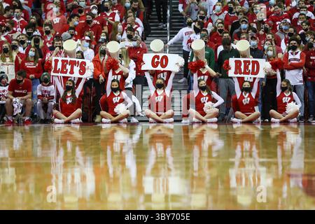 21 janvier 2022 : pom-meneurs des Wisconsin Badgers lors du match de basket-ball de la NCAA entre les Spartans de l'État du Michigan et les Wisconsin Badgers au Kohl Center de Madison, WISCONSIN. Darren Lee/CSM(image de crédit : &copy ; Darren Lee/CSM via ZUMA Wire) Banque D'Images