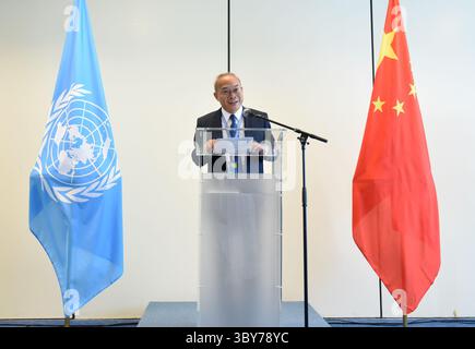 Vienne, Autriche. 18 juillet 2025. Li Song, représentant permanent de la Chine auprès de l'ONU et d'autres organisations internationales à Vienne, prend la parole lors d'une réception de promotion pour l'Organisation internationale de médiation (IOMed) à Vienne, Autriche, le 18 juillet 2025. L’IOMed servira d’organisation intergouvernementale de premier plan pour aider à régler les différends internationaux par la médiation, a déclaré vendredi un envoyé chinois. Crédit : HE Canling/Xinhua/Alamy Live News Banque D'Images
