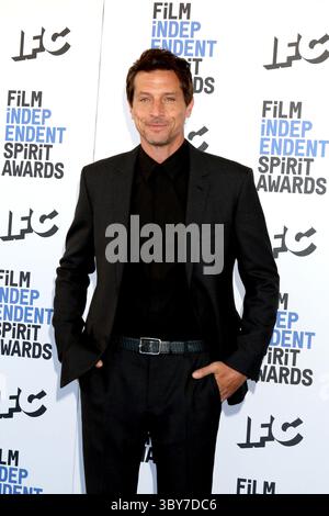 6 mars 2022, Santa Monica, CA, États-Unis : LOS ANGELES - DEC 6 : Simon Rex au film Independent Spirit Awards 2022 arrivées à la plage de Santa Monica le 6 décembre 2022 à Santa Monica, CA (crédit image : © Kathy Hutchins via ZUMA Press Wire) Banque D'Images