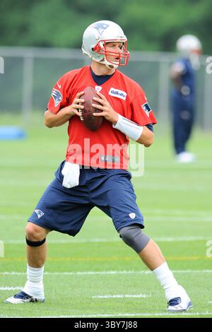 29 janvier 2022 : plusieurs sources rapportent que Tom Brady, sept fois champion du Super Bowl, annoncera sa retraite de la NFL. Eric Canha/CSM..le quarterback Tom Brady (12 ans) des Patriots de la Nouvelle-Angleterre lors du mini camp des Patriots de la Nouvelle-Angleterre au stade Gillette à Foxborough, Massachusetts. Eric Canha/CSM(image de crédit : &copy ; Eric Canha/CSM via ZUMA Wire) Banque D'Images