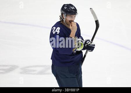16 février 2022, Pékin, Hebei, Chine : BJORNINEN Hannes de Finlande pendant le match des quarts de finale des éliminatoires masculins de hockey sur glace entre la Finlande et la Suisse le 16 février à Pékin, Chine (image crédit : © Mickael Chavet/ZUMA Press Wire) Banque D'Images