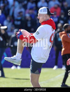 5 février 2022 : L'extrémité défensive des Raiders de Las Vegas Maxx Crosby (98) s'échauffe pendant les entraînements de l'AFC Pro Bowl au Las Vegas Ballpark à Las Vegas, Nevada. Darren Lee/CSM(image de crédit : &copy ; Darren Lee/CSM via ZUMA Wire) Banque D'Images