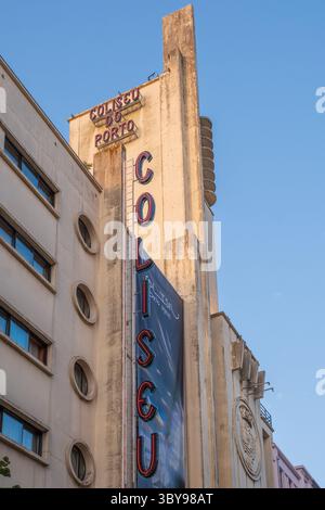 Le Coliseu do Porto, une importante salle de théâtre et de concert au cœur de la métropole portugaise du nord. Banque D'Images