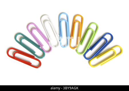 Trombones multicolores sur fond blanc Banque D'Images