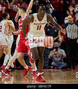 10 février 2022, Piscataway, New Jersey, États-Unis : le centre des Rutgers Scarlet Knights Clifford Omoruyi (11 ans) réagit après le match entre les Buckeyes de l'État de l'Ohio et les Rutgers Scarlet Knights au Jersey Mikes Arena de Piscataway, New Jersey le mercredi 9 février 2022. Rutgers bat la 16e place de l'Ohio State 66-64. Duncan Williams/CSM(image de crédit : &copy ; Duncan Williams/CSM via ZUMA Wire) Banque D'Images