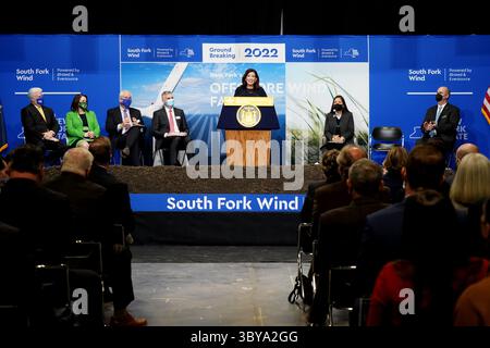 11 février 2022, Wainscott, NY, États-Unis : la gouverneure de l'État de New York, KATHY HOCHUL, a prononcé un discours lors de l'inauguration du projet éolien de South Fork à Wainscott, NY.11 février 2022. (Crédit image : © Sonia Moskowitz Gordon/ZUMA Press Wire) Banque D'Images