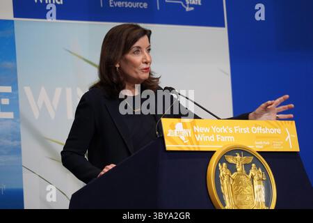 11 février 2022, Wainscott, NY, États-Unis : la gouverneure de l'État de New York, KATHY HOCHUL, a prononcé un discours lors de l'inauguration du projet éolien de South Fork à Wainscott, NY.11 février 2022. (Crédit image : © Sonia Moskowitz Gordon/ZUMA Press Wire) Banque D'Images