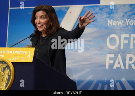 11 février 2022, Wainscott, NY, États-Unis : la gouverneure de l'État de New York, KATHY HOCHUL, a prononcé un discours lors de l'inauguration du projet éolien de South Fork à Wainscott, NY.11 février 2022. (Crédit image : © Sonia Moskowitz Gordon/ZUMA Press Wire) Banque D'Images