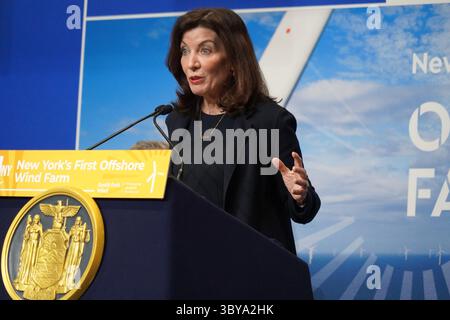 11 février 2022, Wainscott, NY, États-Unis : la gouverneure de l'État de New York, KATHY HOCHUL, a prononcé un discours lors de l'inauguration du projet éolien de South Fork à Wainscott, NY.11 février 2022. (Crédit image : © Sonia Moskowitz Gordon/ZUMA Press Wire) Banque D'Images