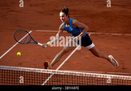 Hambourg, Allemagne. 19 juillet 2025. Tennis : WTA Tour - Hambourg, célibataires, femmes, demi-finale : boisson (France) - Jastremska (Ukraine). Loui boisson joue le ballon. Crédit : Daniel Bockwoldt/dpa/Alamy Live News Banque D'Images