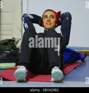 19 octobre 2022 : ELNAZ REKABI, la grimpeuse iranienne qui n’a pas porté de hijab lors d’une compétition internationale en Corée du Sud, est retournée en Iran alors que des groupes iraniens basés à l’étranger ont soulevé des alarmes sur son sort dans son pays. PHOTO PRISE LE : 29 novembre 2019, Toulouse, France : Elnaz Rekabi pour l'Iran lors de la pratique de la qualification de vitesse féminine du tournoi qualificatif olympique d'escalade sportive à l'Arena des queffets. (Crédit image : © Mickael Chavet via ZUMA Wire) Banque D'Images