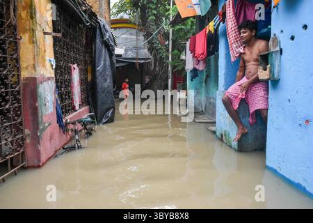 26 juin 2021, Kolkata, Bengale occidental, Inde : la marée haute sur le Gange a provoqué des inondations massives dans diverses parties des zones de basse altitude sur la rive du Gange à Kolkata, Inde , le 26 juin 2021 (crédit image : © Debarchan Chatterjee/ZUMA Press Wire) Banque D'Images
