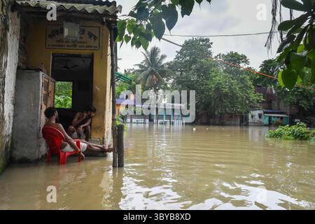 26 juin 2021, Kolkata, Bengale occidental, Inde : la marée haute sur le Gange a provoqué des inondations massives dans diverses parties des zones de basse altitude sur la rive du Gange à Kolkata, Inde , le 26 juin 2021 (crédit image : © Debarchan Chatterjee/ZUMA Press Wire) Banque D'Images