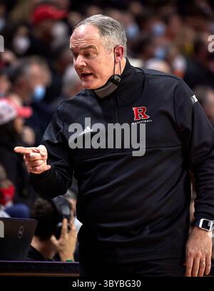 17 février 2022, Piscataway, New Jersey, États-Unis : Steve Pikiell, entraîneur-chef des Rutgers Scarlet Knights, lors du Big Ten basket-ball entre les Illinois Fighting Illini et les Rutgers Scarlet Knights au Jersey Mikes Arena à Piscataway, New Jersey, le mercredi 16 février 2022. Rutgers bouleverse #12 Illinois 70-59. Duncan Williams/CSM(crédit image : Banque D'Images
