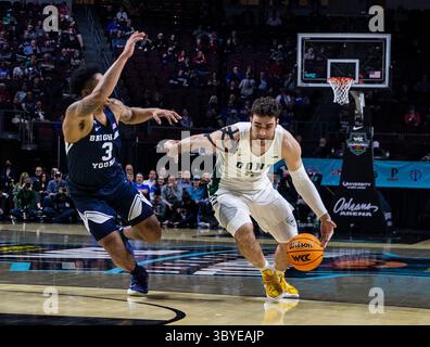 05 mars 2022 Las Vegas, NV, U.S.A. le garde de San Francisco Gabe Stefanini (15 ans) se dirige vers le panier lors du match des quarts de finale du tournoi de basket-ball masculin de la NCAA West Coast Conference entre San Francisco dons et les Brigham Young Cougars. À Orleans Arena Las Vegas, Nevada. Thurman James / CSM(crédit image : © Thurman James/CSM via ZUMA Press Wire) Banque D'Images