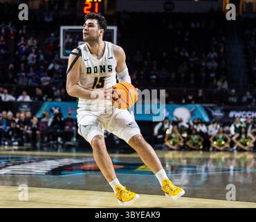 05 mars 2022 Las Vegas, NV, U.S.A. le garde de San Francisco Gabe Stefanini (15 ans) tire le ballon pendant le match des quarts de finale du tournoi de basket-ball masculin de la Conférence de la côte Ouest de la NCAA entre San Francisco dons et les Brigham Young Cougars. À Orleans Arena Las Vegas, Nevada. Thurman James / CSM(crédit image : © Thurman James/CSM via ZUMA Press Wire) Banque D'Images
