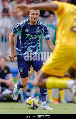 Oldebroek, pays-Bas. 19 juillet 2025. Oldebroek - Steven Berghuis de l'Ajax lors d'un match amical en préparation de la saison 2025/2026. Le match se déroule entre Ajax et KV Malines au Sportpark Bovenmolen le 19 juillet 2025 à Oldebroek, aux pays-Bas. (VK Sportphoto/Raymond Smit) crédit : Parallax Pictures/Alamy Live News Banque D'Images