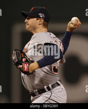 18 juin 2013 - Boston, ma, États-Unis - Max Scherzer, débutant des Tigers de Détroit, lance contre les Red Sox de Boston lors de la deuxième manche du match 2 de la série du championnat de la Ligue américaine au Fenway Park à Boston, Massachusetts, le dimanche 13 octobre 2013. (Crédit image : © Julian H. Gonzalez/Detroit Free Press via ZUMA Press Wire) Banque D'Images