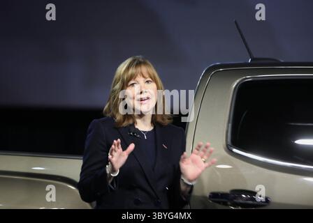12 janvier 2014 - Detroit, mi, États-Unis - Mary Barra, nouvelle PDG de General Motors, présente le tout nouveau Canyon 2015 de GMC lors d'un événement au Russell Industrial Center de Detroit le dimanche 12 janvier 2014. (Crédit image : © Romain Blanquart/Detroit Free Press via ZUMA Press Wire) Banque D'Images
