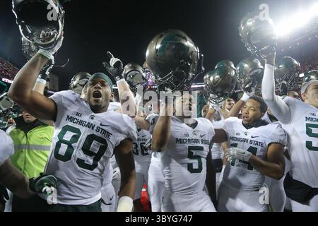 21 novembre 2015 - Columbus, OH, USA - Michigan State Fêtez après une victoire de 17-14 contre Ohio State le samedi 21 novembre 2015, au Ohio Stadium à Columbus, Ohio. (Crédit image : © Kirthmon F. Dozier/Detroit Free Press via ZUMA Press Wire) Banque D'Images