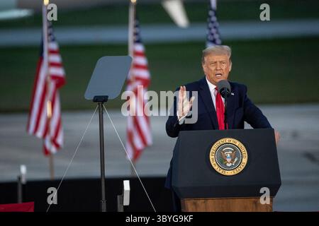 10 septembre 2020, Freeland, mi, États-Unis : le président Donald Trump parle à ses partisans lors d'un rassemblement à l'aéroport international MBS le jeudi 10 septembre 2020 à Freeland, Michigan. (Crédit image : © Mandi Wright/Detroit Free Press via ZUMA Press Wire) Banque D'Images