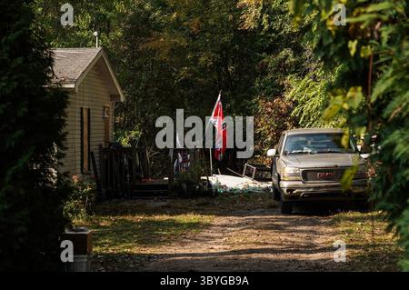 17 décembre 2020, États-Unis : des scènes de la maison de Pete Musico, 42 ans, et Joseph Morrison, 26 ans, qui vivent ensemble à Munith et sont chacun accusés de menace de terrorisme, d'appartenance à un gang, de soutien matériel à des actes terroristes, et de possession d'une arme à feu en commission dans le cadre d'une affaire pénale fédérale contre six des 13 suspects accusés de complot pour enlever et peut-être blesser le gouverneur du Michigan Gretchen Whitmer sont vus le vendredi 9 octobre 2020. (Crédit image : © Ryan Garza/Detroit Free Press via ZUMA Press Wire) Banque D'Images