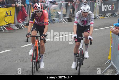 Saint Aventin, France. 19 juillet 2025. Thomas Geraint et Sivakov Pavel lors du Tour de France 2025, épreuve cycliste UCI WorldTour, étape 14, Pau - Luchon-Superbagnères (182, 6 km) le 19 juillet 2025 à Saint-Aventin, France - photo Laurent Lairys/ABACAPRESS.COM crédit : Abaca Press/Alamy Live News Banque D'Images