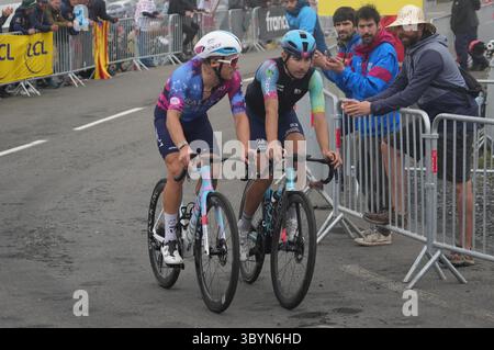Saint Aventin, France. 19 juillet 2025. Champoussin Clément et Lutsenko Alexey lors du Tour de France 2025, épreuve cycliste UCI WorldTour, étape 14, Pau - Luchon-Superbagnères (182, 6 km) le 19 juillet 2025 à Saint-Aventin, France - photo Laurent Lairys/ABACAPRESS.COM crédit : Abaca Press/Alamy Live News Banque D'Images