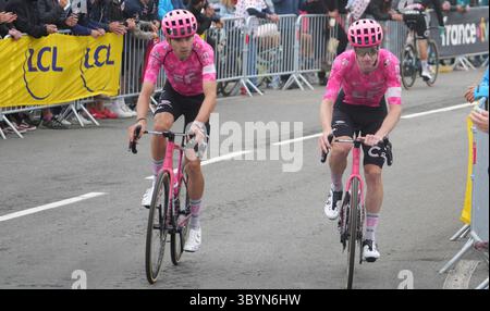 Saint Aventin, France. 19 juillet 2025. Sweeny Harry et Baudin Alex lors du Tour de France 2025, épreuve cycliste UCI WorldTour, étape 14, Pau - Luchon-Superbagnères (182, 6 km) le 19 juillet 2025 à Saint-Aventin, France - photo Laurent Lairys/ABACAPRESS.COM crédit : Abaca Press/Alamy Live News Banque D'Images