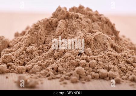 Fin psyllium Husk poudre gros plan sur la table Banque D'Images