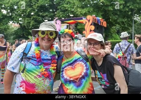 Les participants à Prato Pride, l'événement - qui fait partie du calendrier Toscana Pride - visent à promouvoir les droits et libertés LGBTQIA. Le défilé sera l'occasion de s'opposer à toutes les formes de discrimination. 21 juin 2025 - Prato, Italie (photo par Andrea Martini/NurPhoto) crédit : NurPhoto SRL/Alamy Live News Banque D'Images