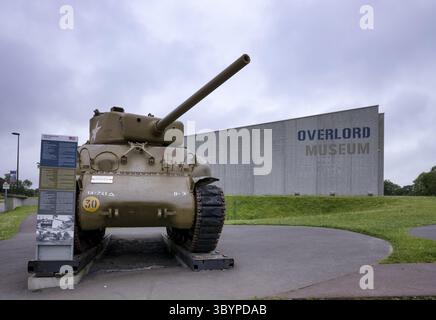 Char Sherman M4A1, exposition devant Overlord Museum, Colleville-sur-mer, jour J, opération Overlord, Omaha Beach, Normandie, Calvados, France Banque D'Images