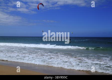 Kitesurf sur l'île de Fuerteventura, îles Canaries, Espagne, El Cotillo, Espagne Banque D'Images