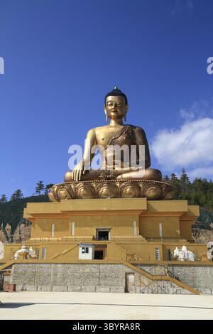 Bouddha Dordenma, Thimphu, Bhoutan. Il est situé au sommet d'une colline Kueselphodrang nature Park et surplombe l'entrée sud de la vallée de Thimphu, BH Banque D'Images