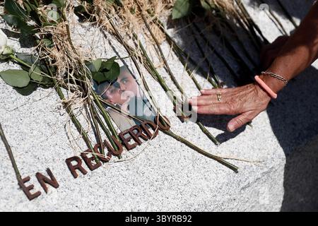 20 août 2019, Madrid, Comunidad de Madrid (es-ES, Espagne : des gens prennent part à une cérémonie de couronnes organisée à l'occasion du 11e anniversaire de la tragédie à l'aéroport Adolfo Suarez de Madrid, Espagne, le 20 août 2019. Le vol JK5022 de Spanair Airlines s'est écrasé le 20 août 2008 tuant 154 personnes et en blessant 18 autres. (Crédit image : © Mariscal/POOL via ZUMA Press Wire) Banque D'Images
