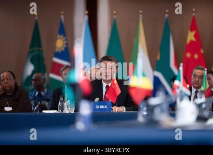 18 avril 2023, JOHANNESBURG, Afrique du Sud : Johannesburg (Afrique du Sud), 18/04/2023.- le président chinois Xi Jinping prend la parole lors de la table ronde des dirigeants Chine-Afrique le dernier jour du sommet BRICS, à Johannesburg, Afrique du Sud, le 24 août 2023. (Sudáfrica, Johannesburgo) (crédit image : © Alet Pretorius/POOL via ZUMA Press Wire) Banque D'Images